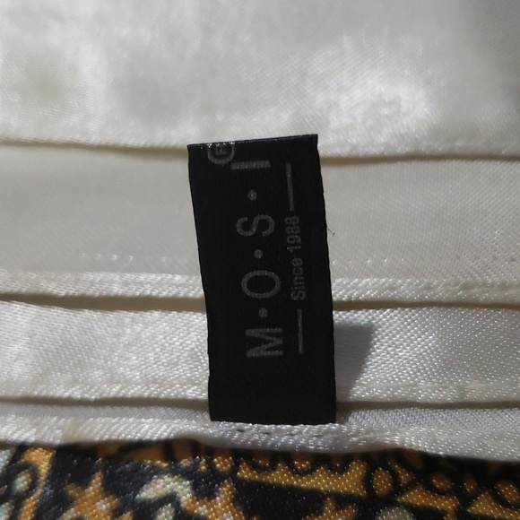 R-570- Women's Scarf Cream Black Yellow Colors NWT - Picture 7 of 8